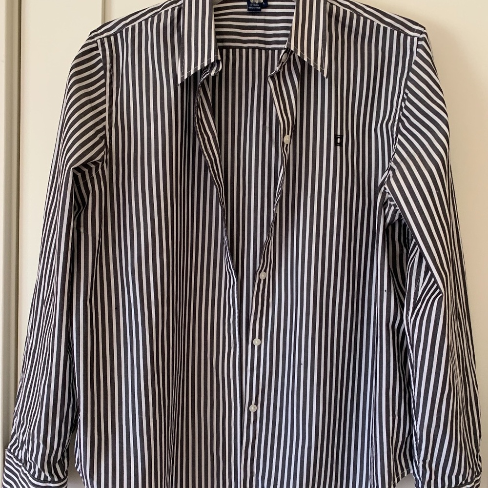 CHAPS WOMEN’S BLOUSE GRAY AND WHITE STRIPPED SIZE L